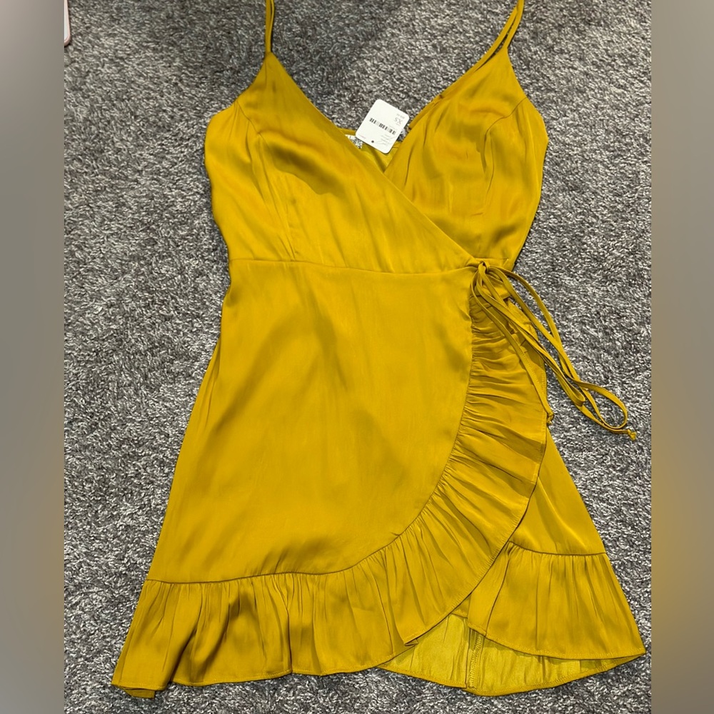 Freepeople Never Worn Woman’s Size XS GOLD Boho Style Ruffle Dress